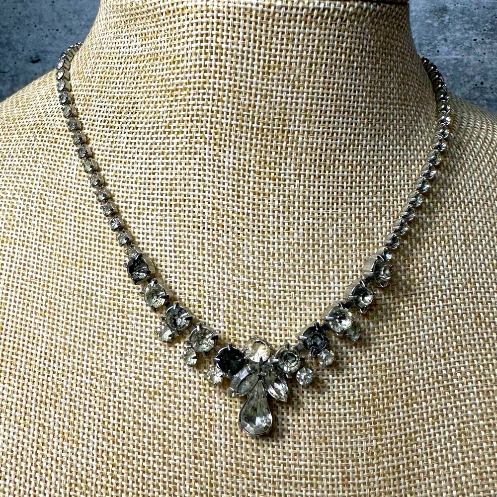 Vintage Weiss Rhinestone choker necklace on silver tone hardware